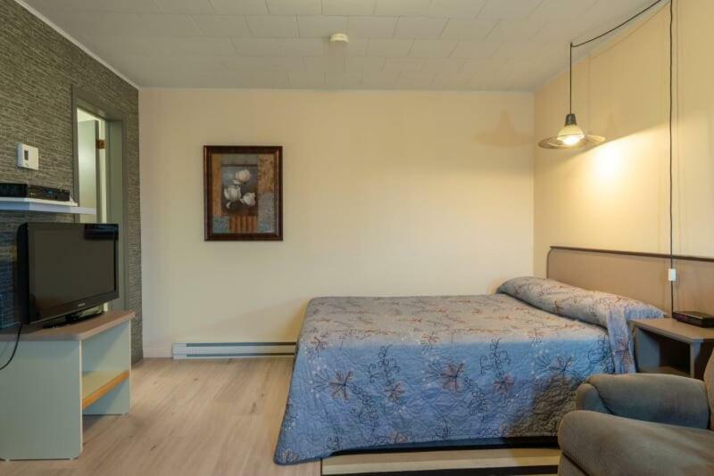 Motel Claude Degelis Esterno foto